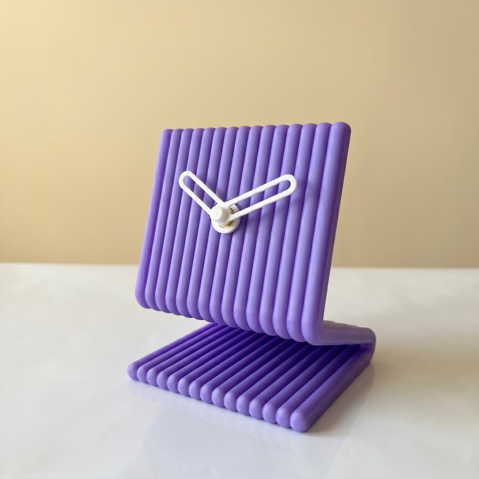 Ritim Lila — dokulu, 3D baskı, sessiz analog masa saati (9×11 cm)