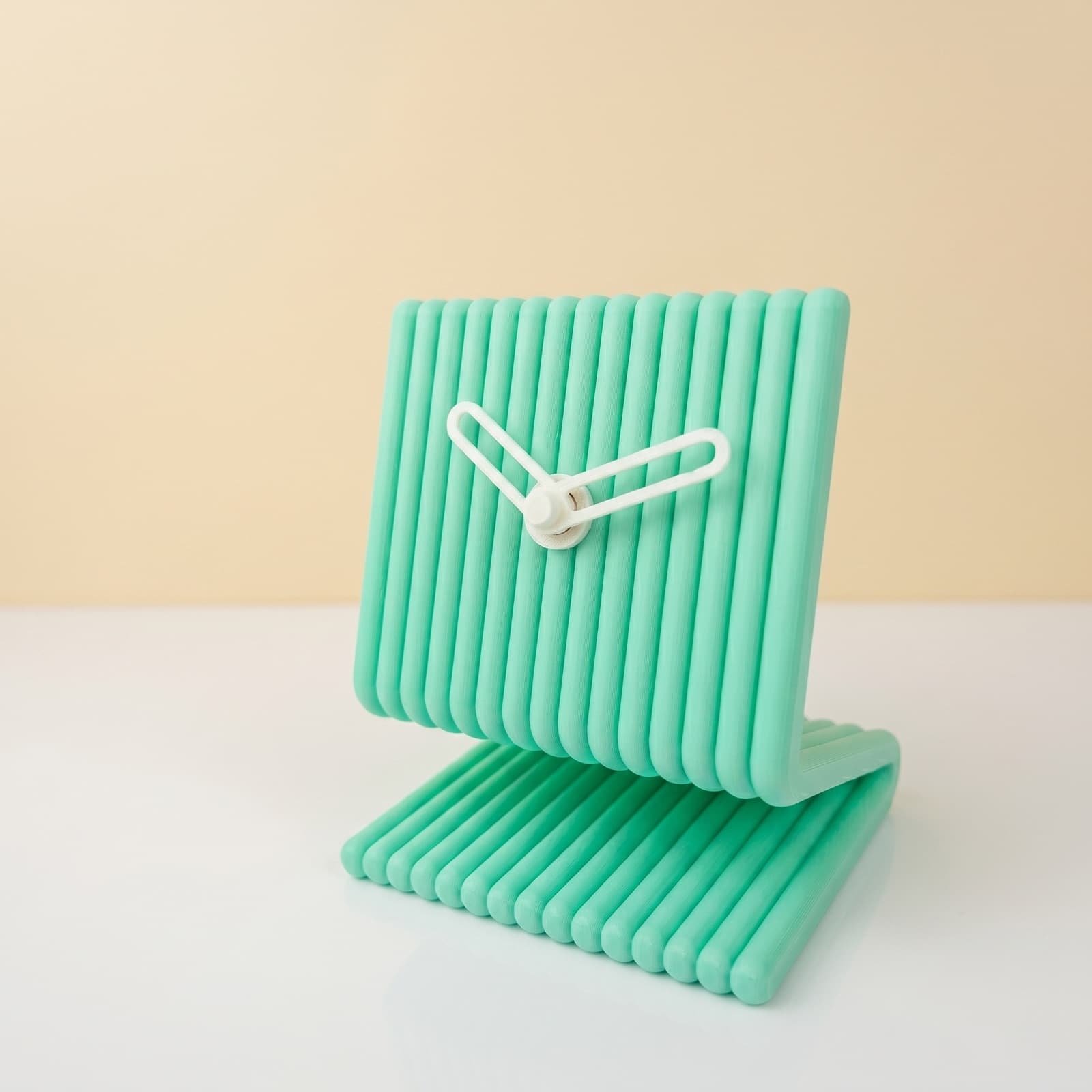 Ritim Turkuaz — dokulu, 3D baskı, sessiz analog masa saati (9×11 cm)